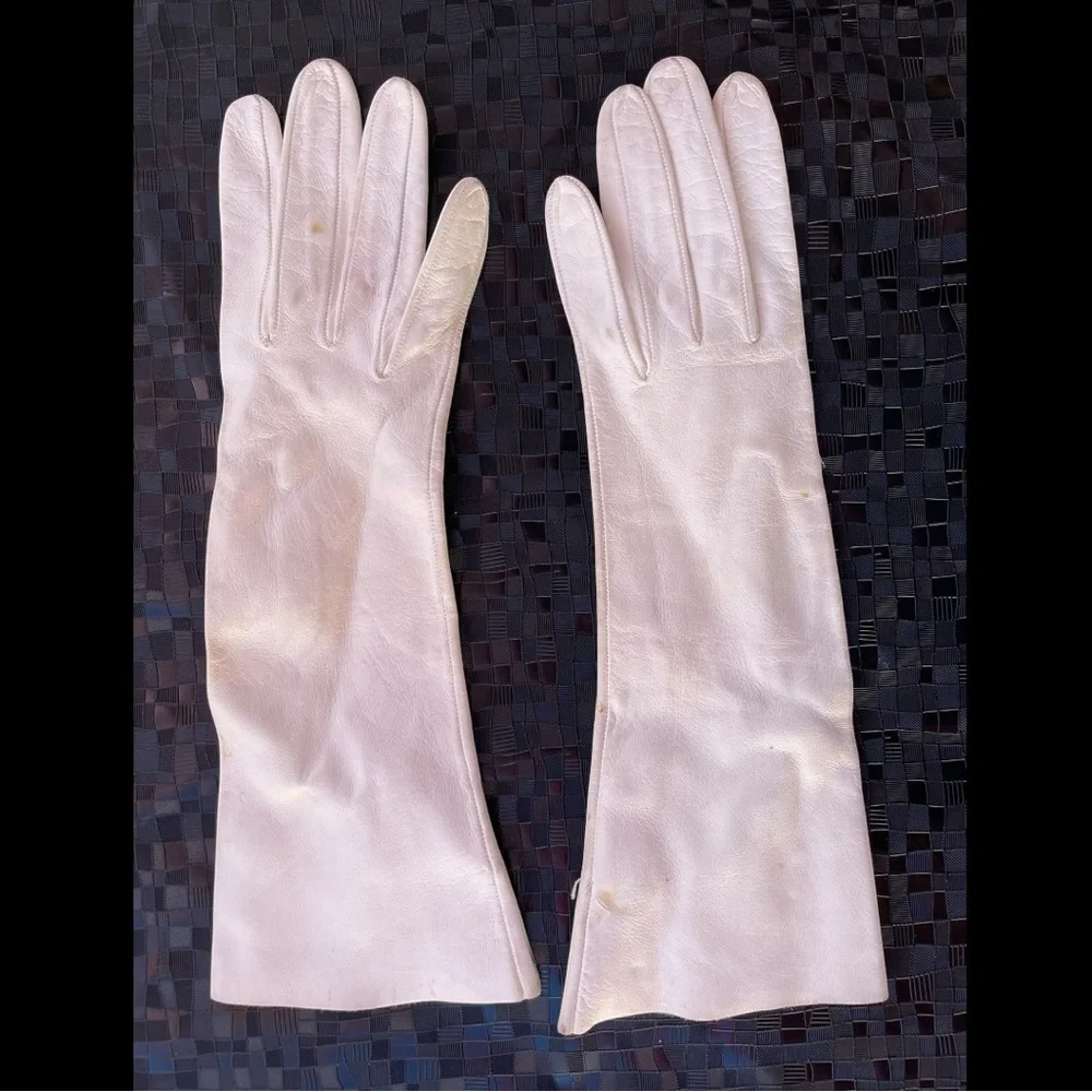 Vintage Elegant White/ Ivory Leather Opera Gloves